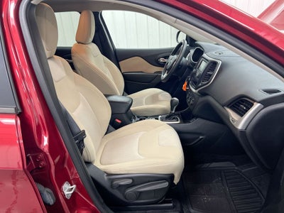2016 Jeep Cherokee Sport