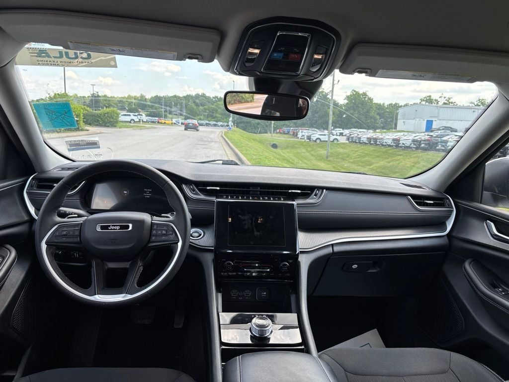 2023 Jeep Grand Cherokee Laredo