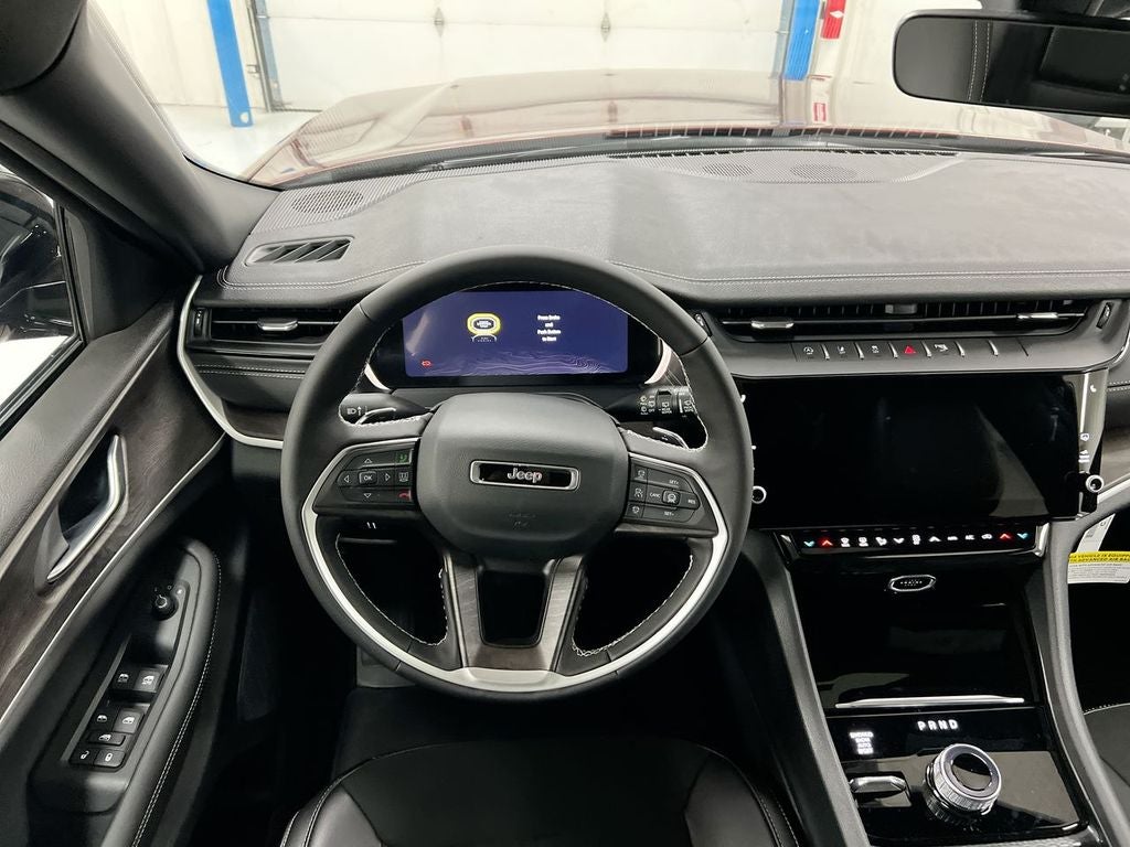 2026 Jeep Grand Cherokee Laredo