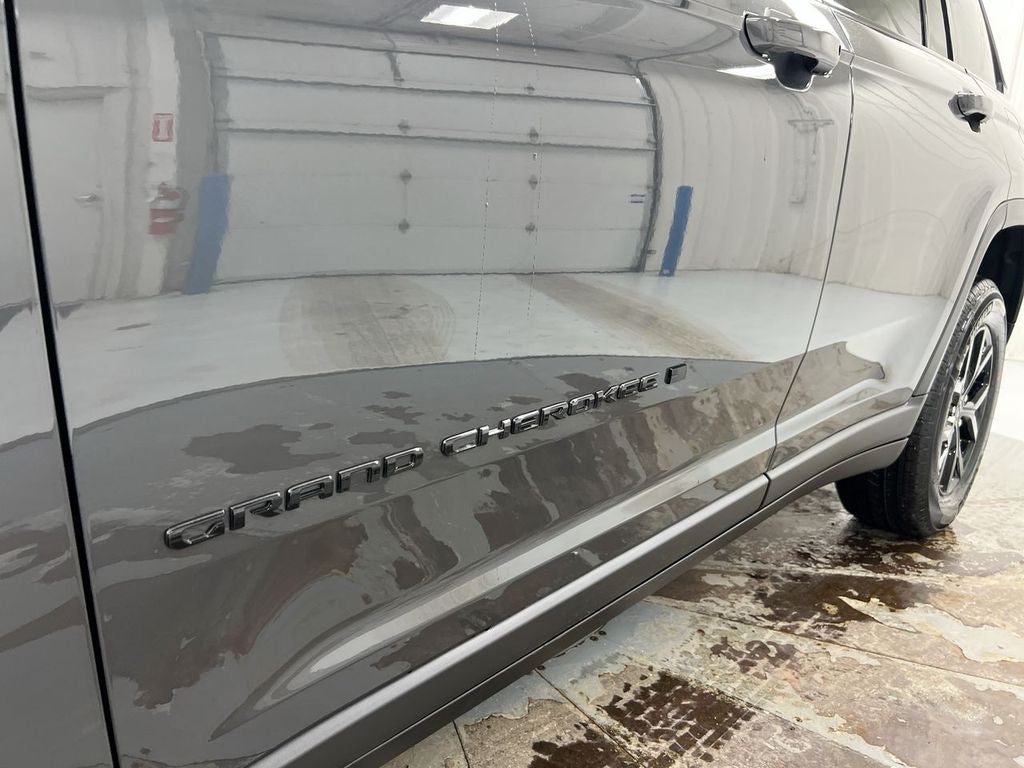 2026 Jeep Grand Cherokee Laredo