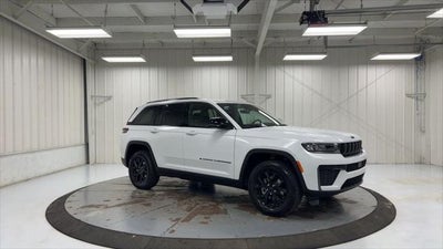 2026 Jeep Grand Cherokee Altitude
