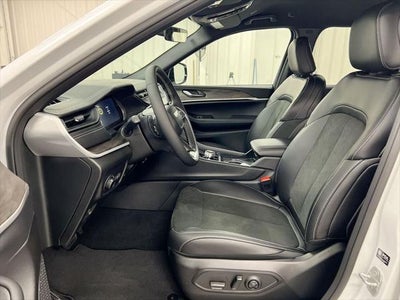 2026 Jeep Grand Cherokee Altitude
