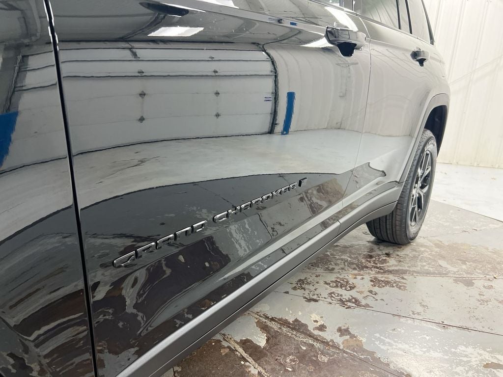 2026 Jeep Grand Cherokee Altitude