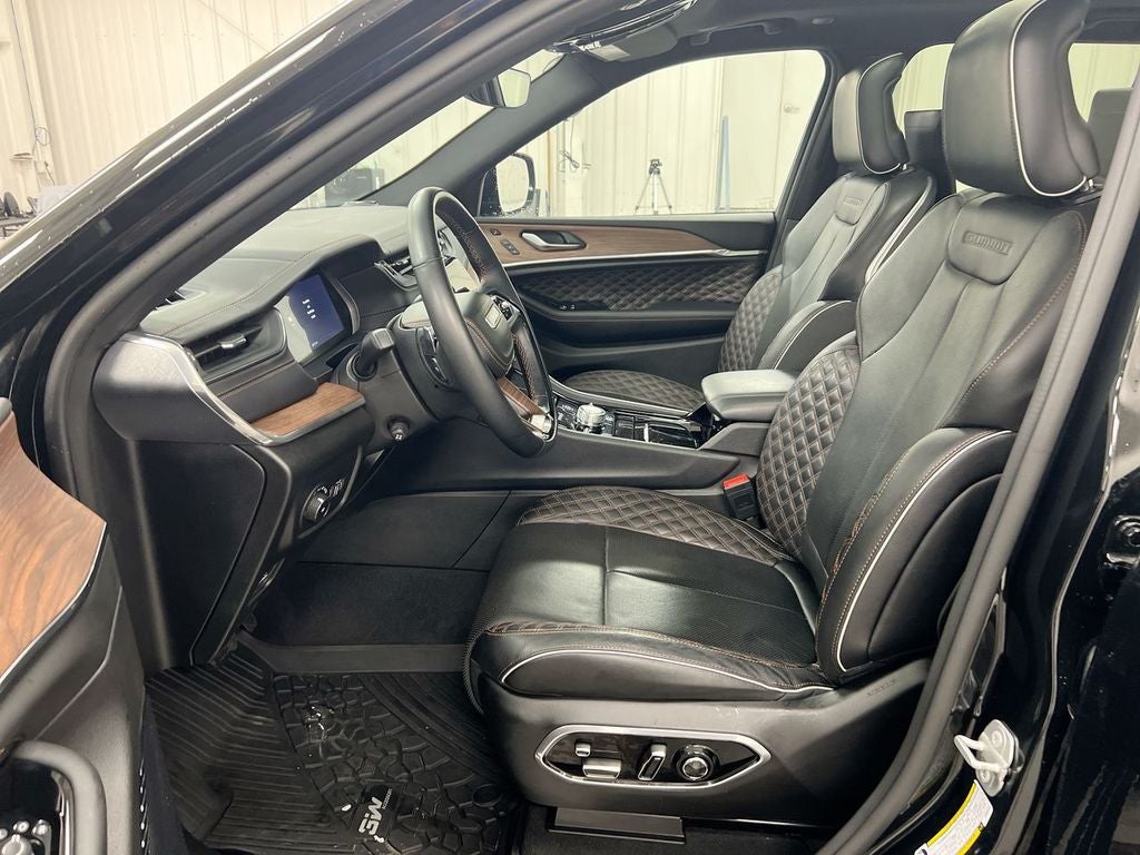 2023 Jeep Grand Cherokee Summit
