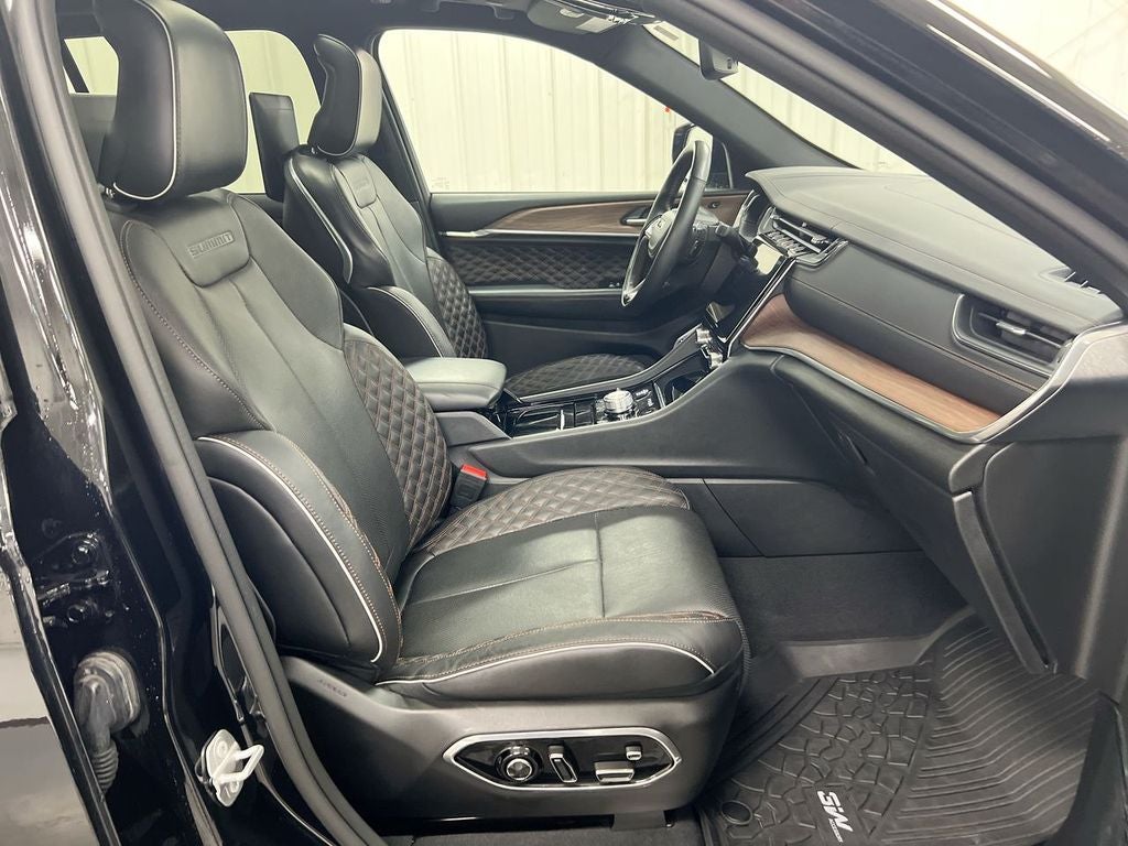 2023 Jeep Grand Cherokee Summit