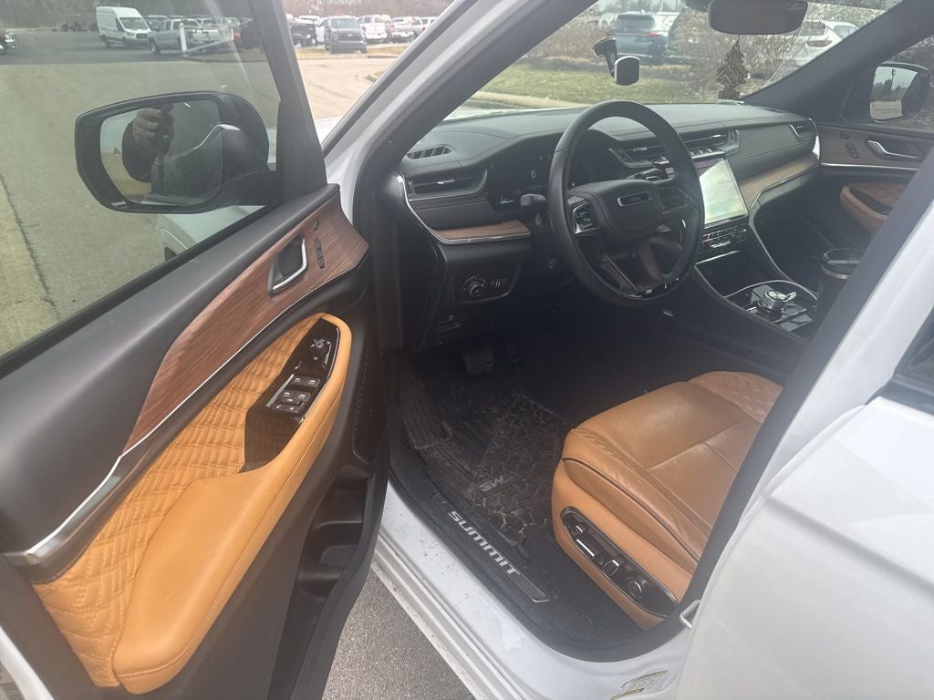 2023 Jeep Grand Cherokee Summit