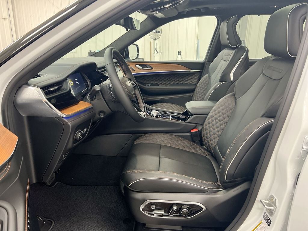 2026 Jeep Grand Cherokee Summit