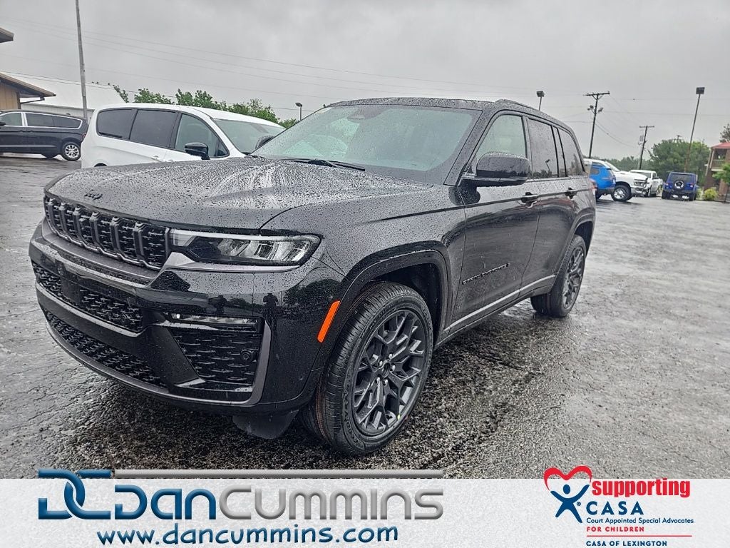 2026 Jeep Grand Cherokee Summit 4x4's photo