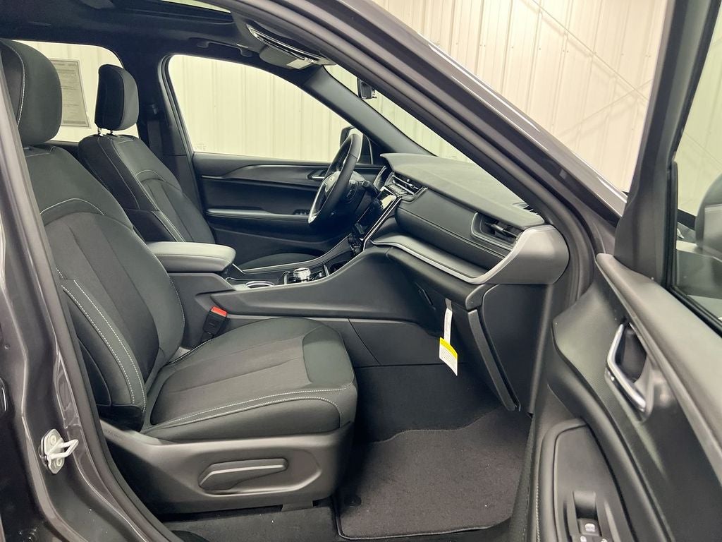 2026 Jeep Grand Cherokee L Laredo