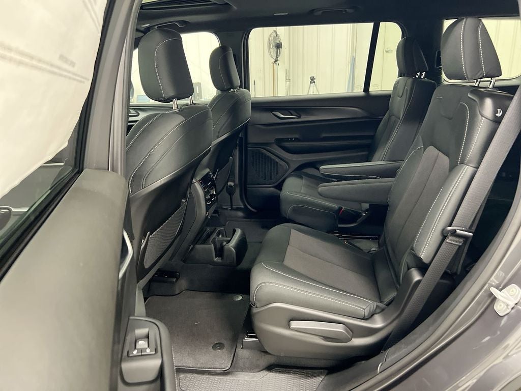 2026 Jeep Grand Cherokee L Laredo