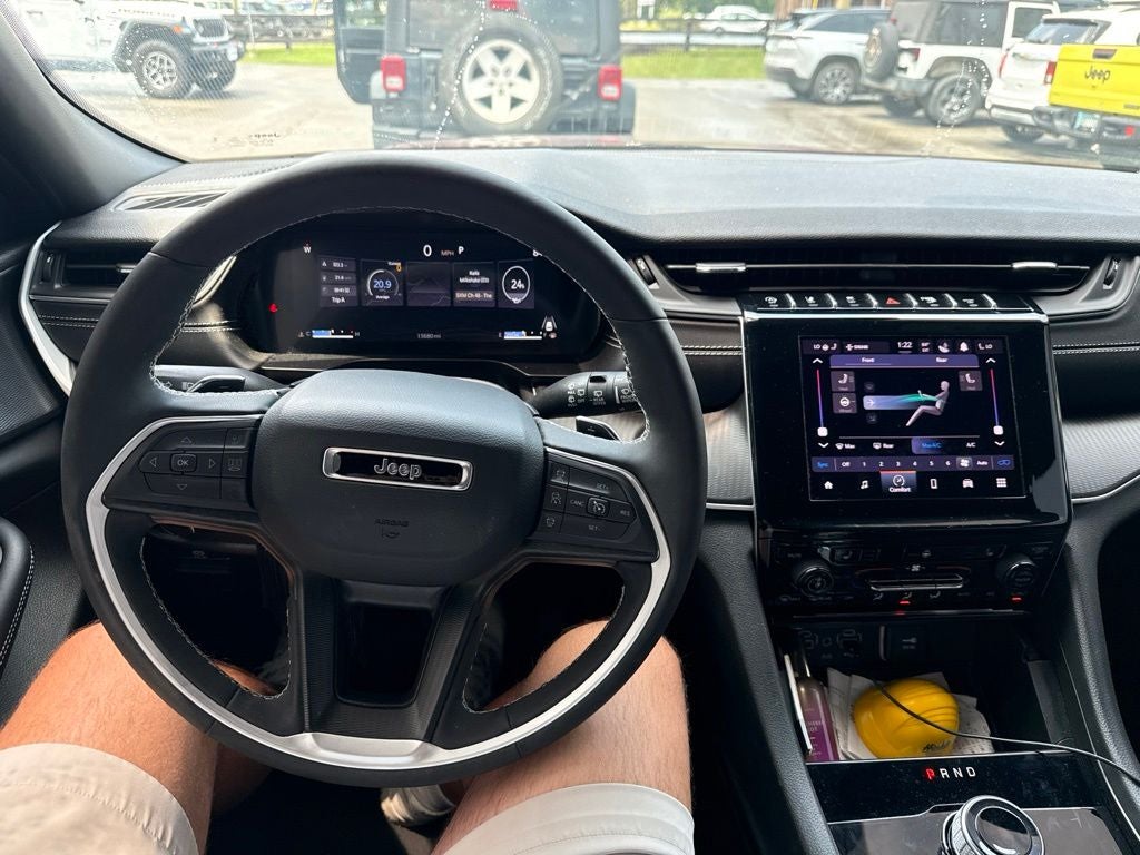 2025 Jeep Grand Cherokee L Laredo
