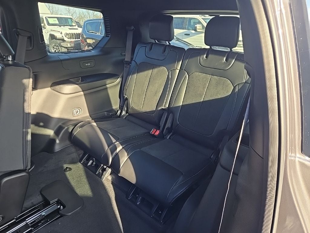 2026 Jeep Grand Cherokee L Laredo