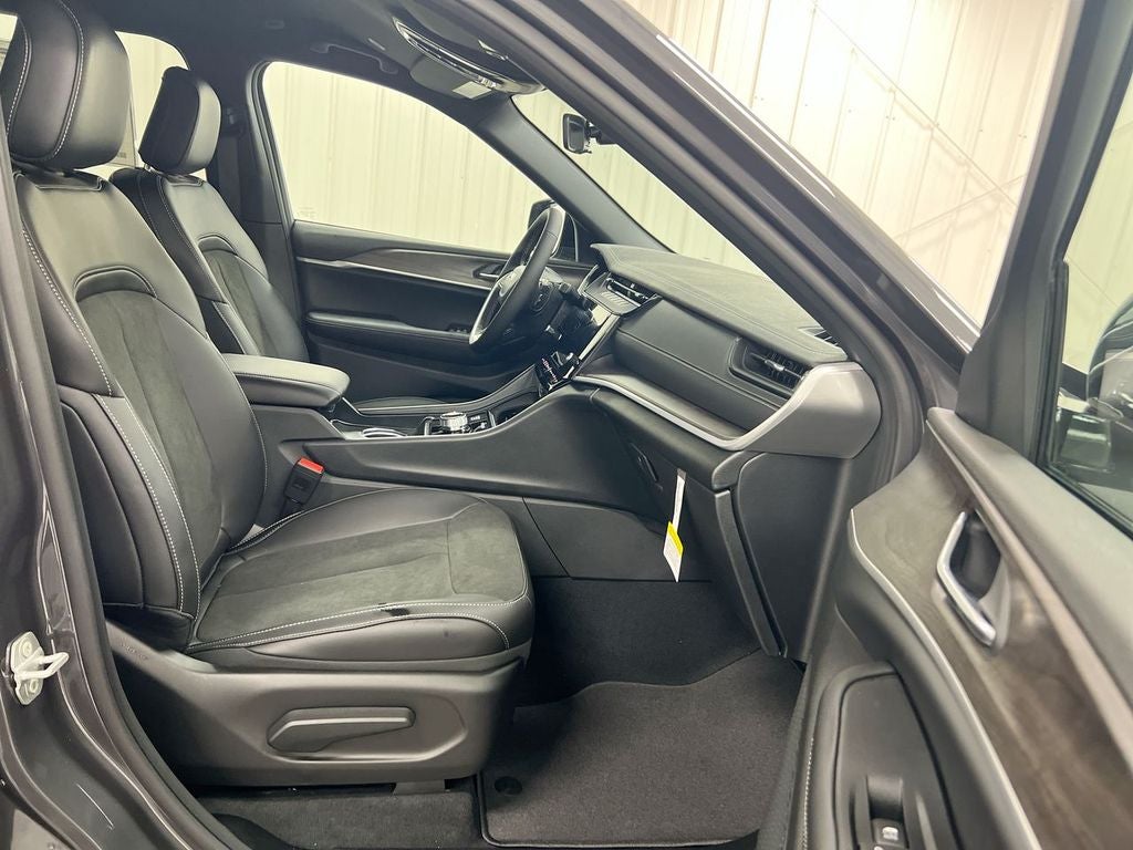 2026 Jeep Grand Cherokee L Laredo