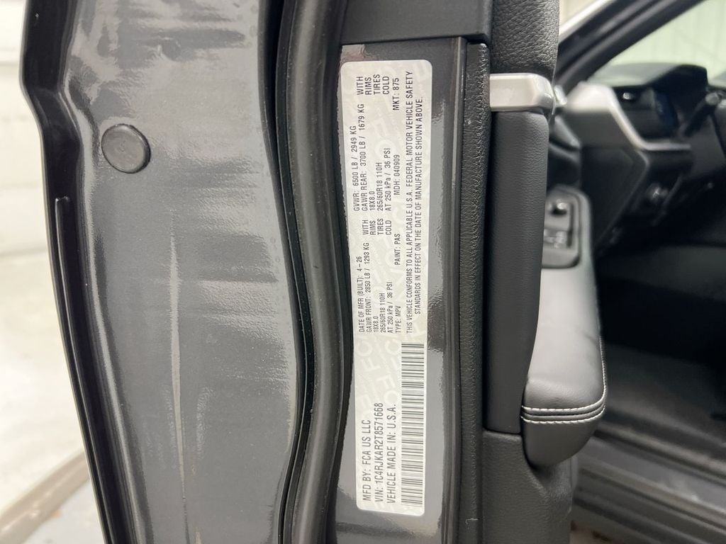 2026 Jeep Grand Cherokee L Laredo