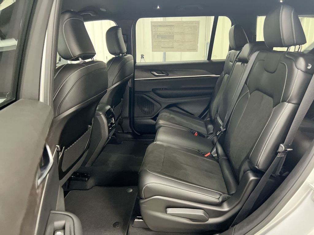 2026 Jeep Grand Cherokee L Laredo