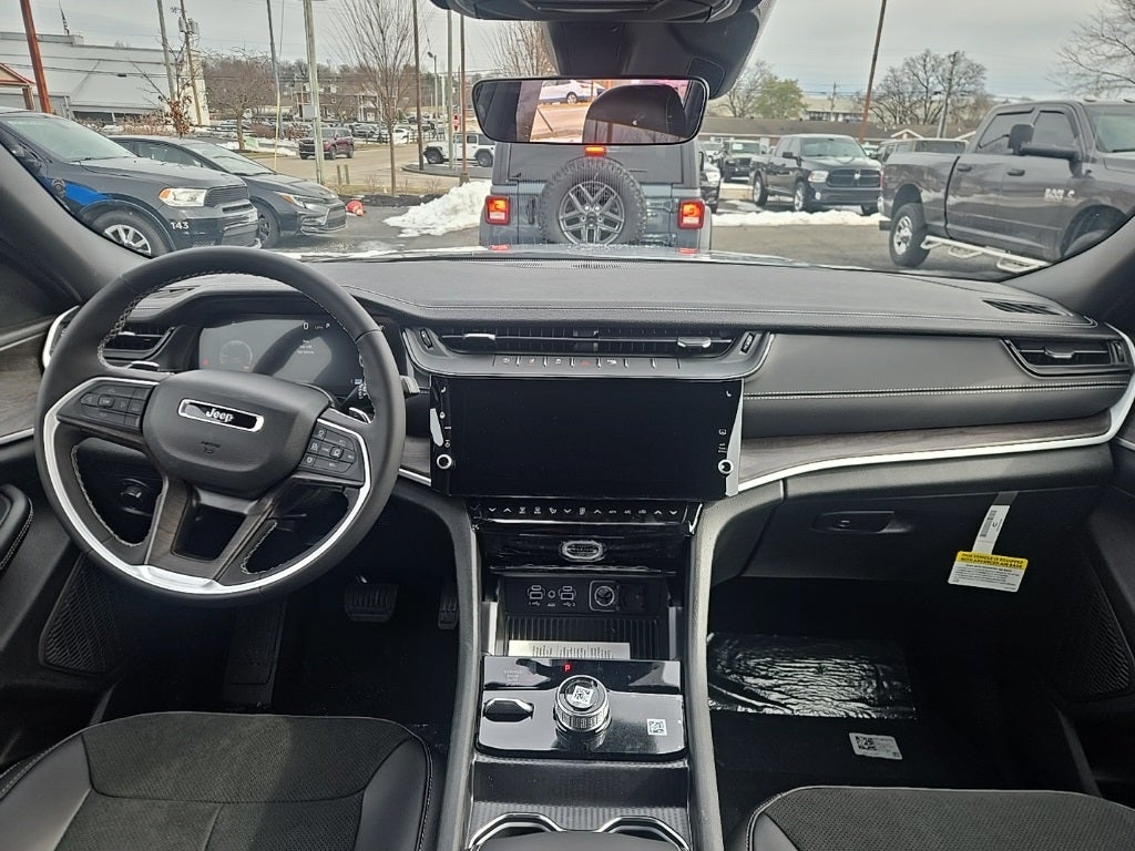 2026 Jeep Grand Cherokee L Laredo