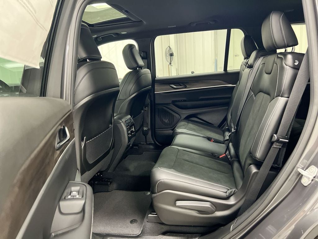 2026 Jeep Grand Cherokee L Laredo