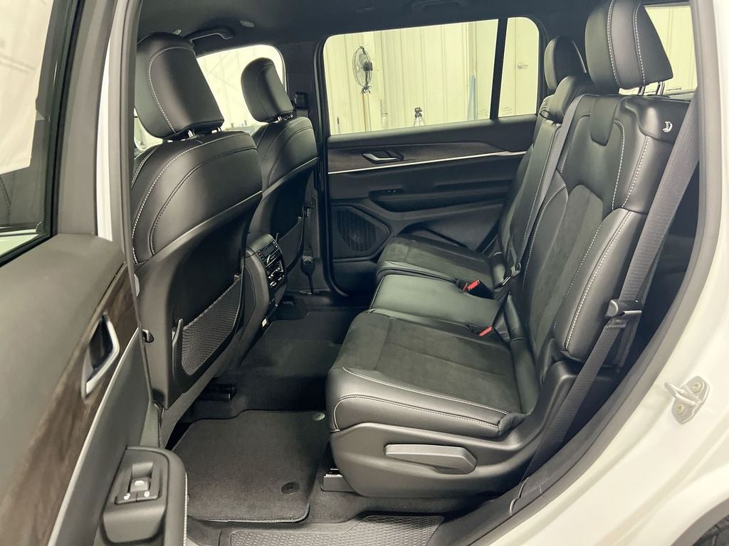 2026 Jeep Grand Cherokee L Laredo