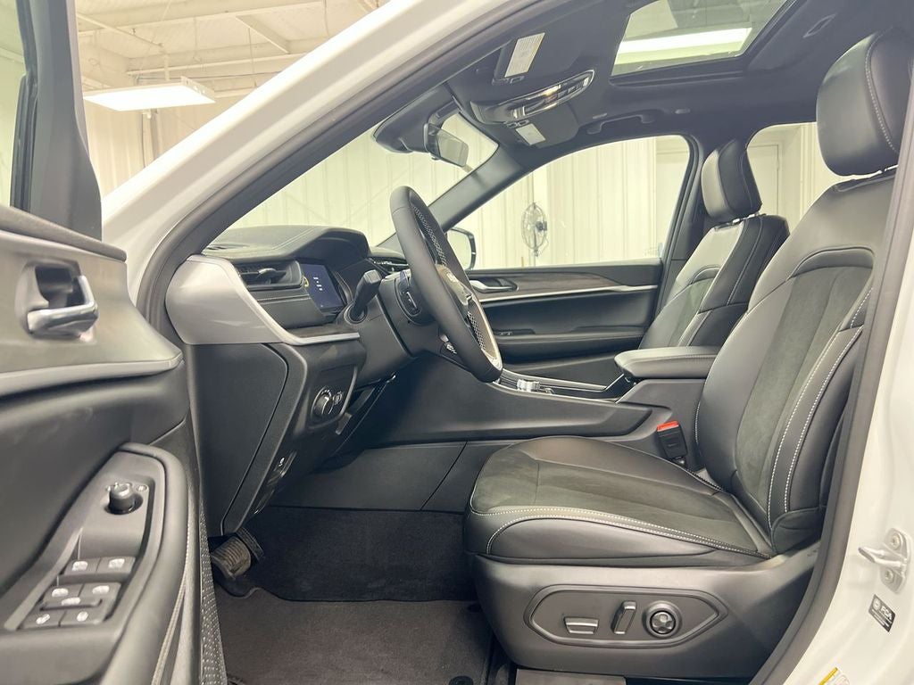 2026 Jeep Grand Cherokee L Laredo