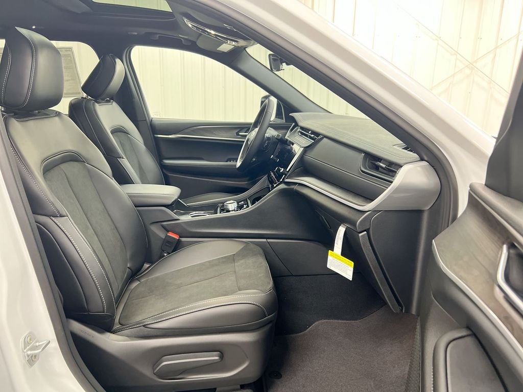 2026 Jeep Grand Cherokee L Laredo