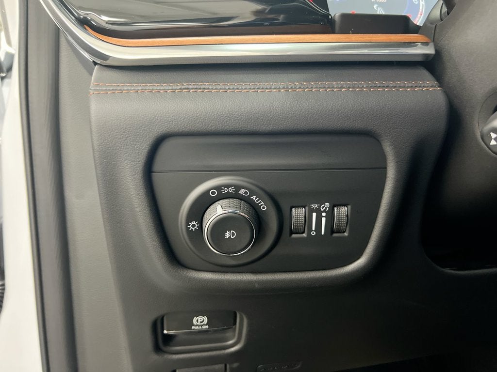 2027 Jeep Grand Cherokee L Summit