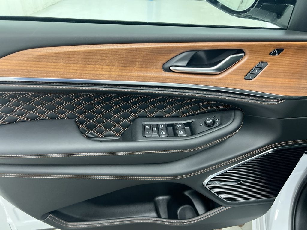 2027 Jeep Grand Cherokee L Summit