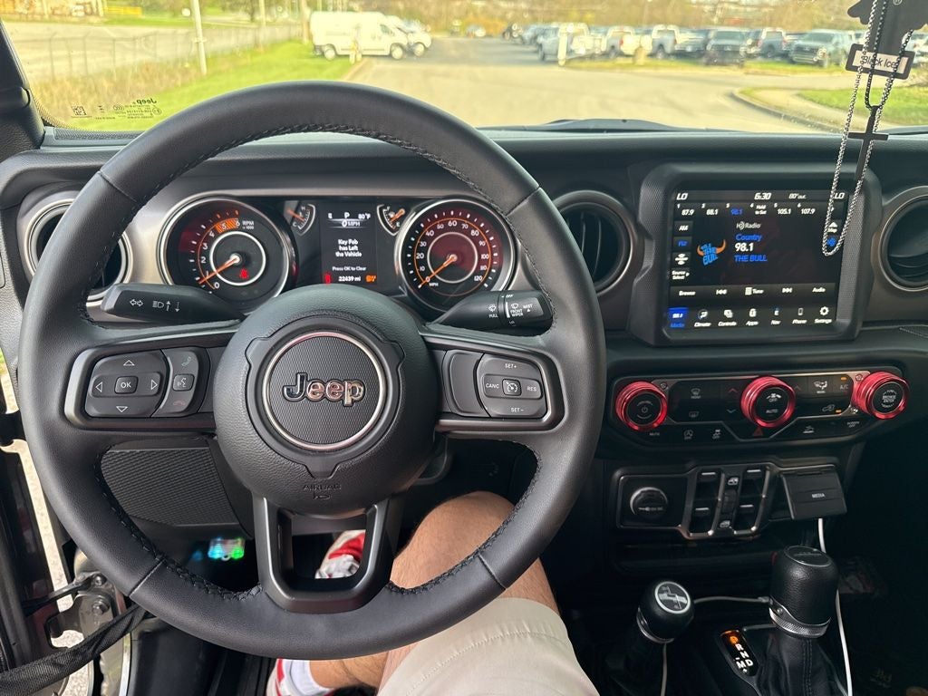 2023 Jeep Gladiator Sport