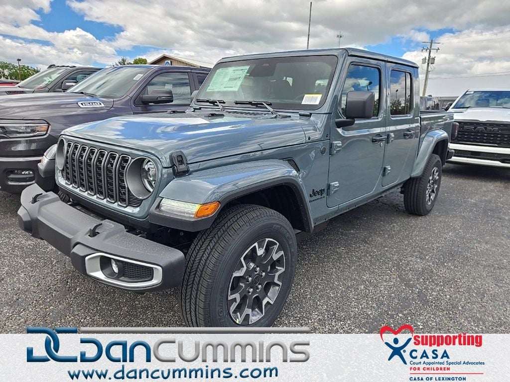 2026 Jeep Gladiator Sahara Auto's photo