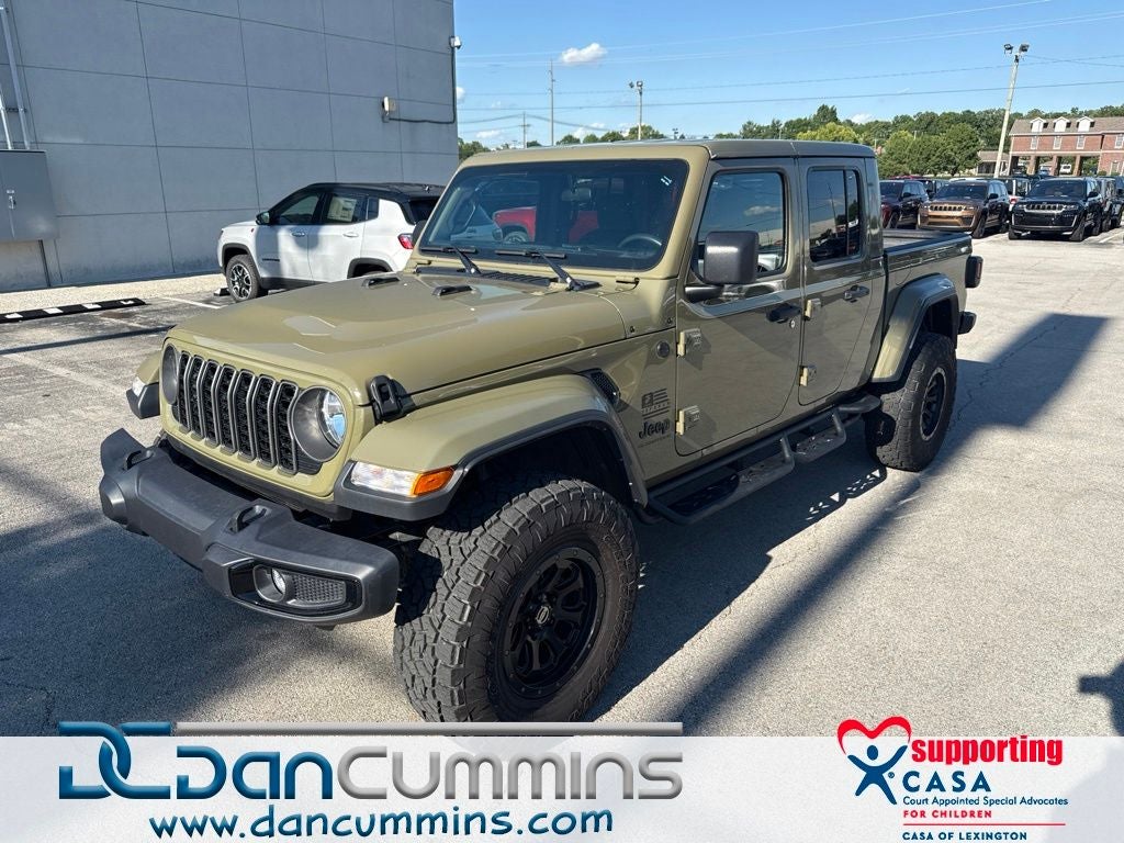2025 Jeep Gladiator Nighthawk Auto's photo
