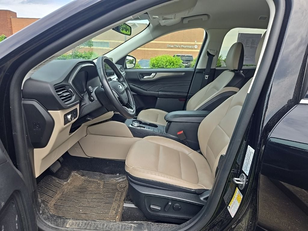 2022 Ford Escape Titanium