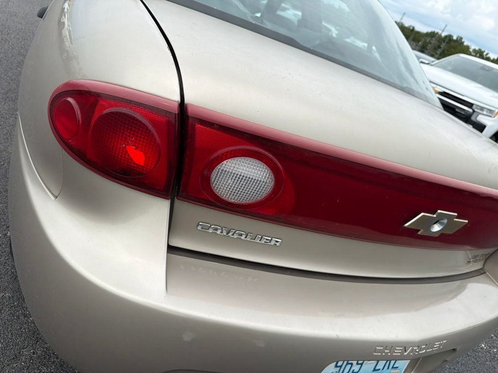 2004 Chevrolet Cavalier Base