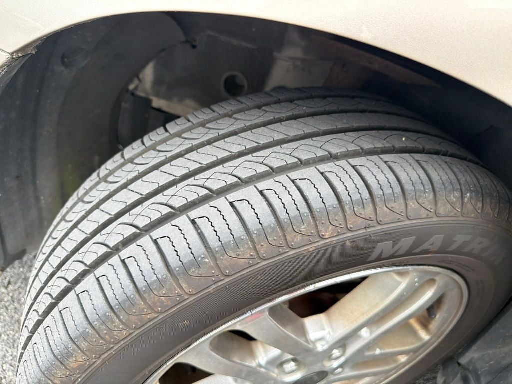 2004 Chevrolet Cavalier Base