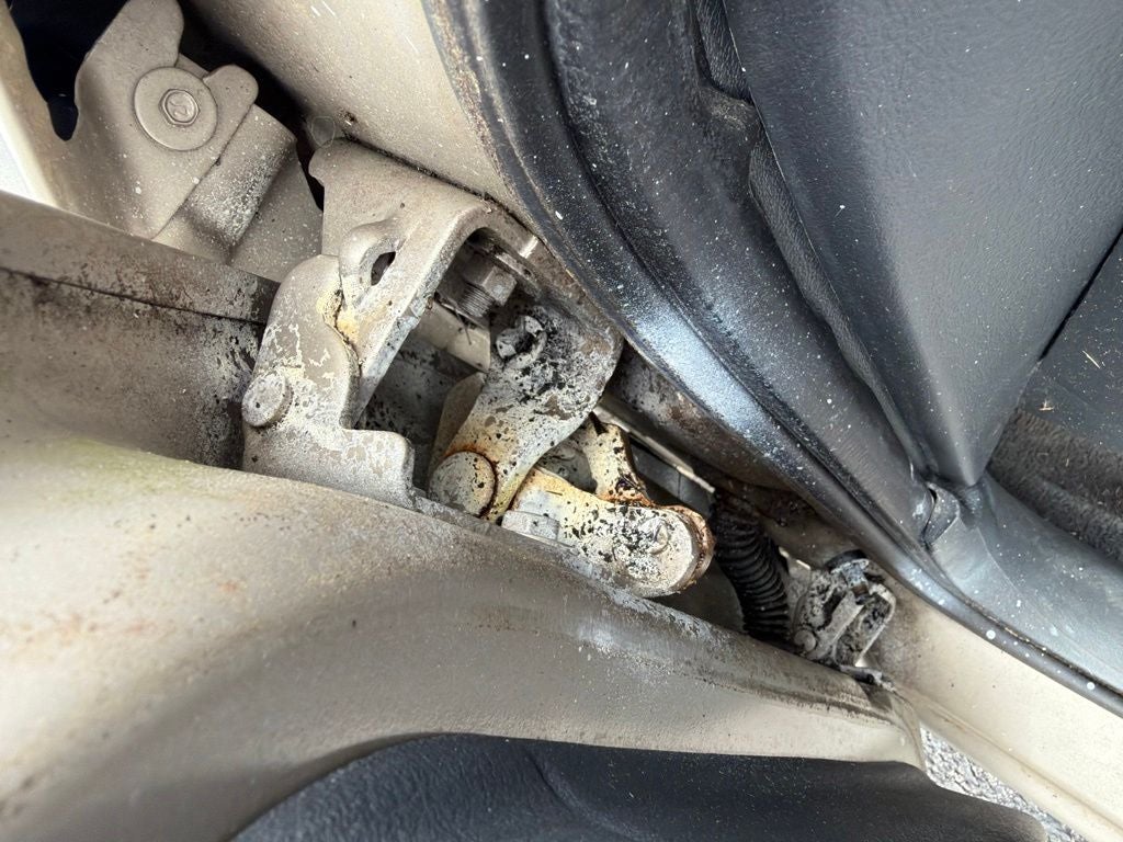 2004 Chevrolet Cavalier Base