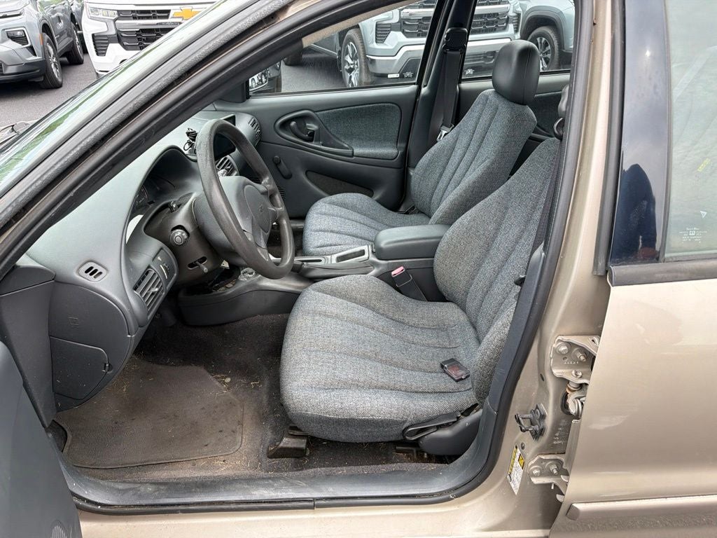 2004 Chevrolet Cavalier Base