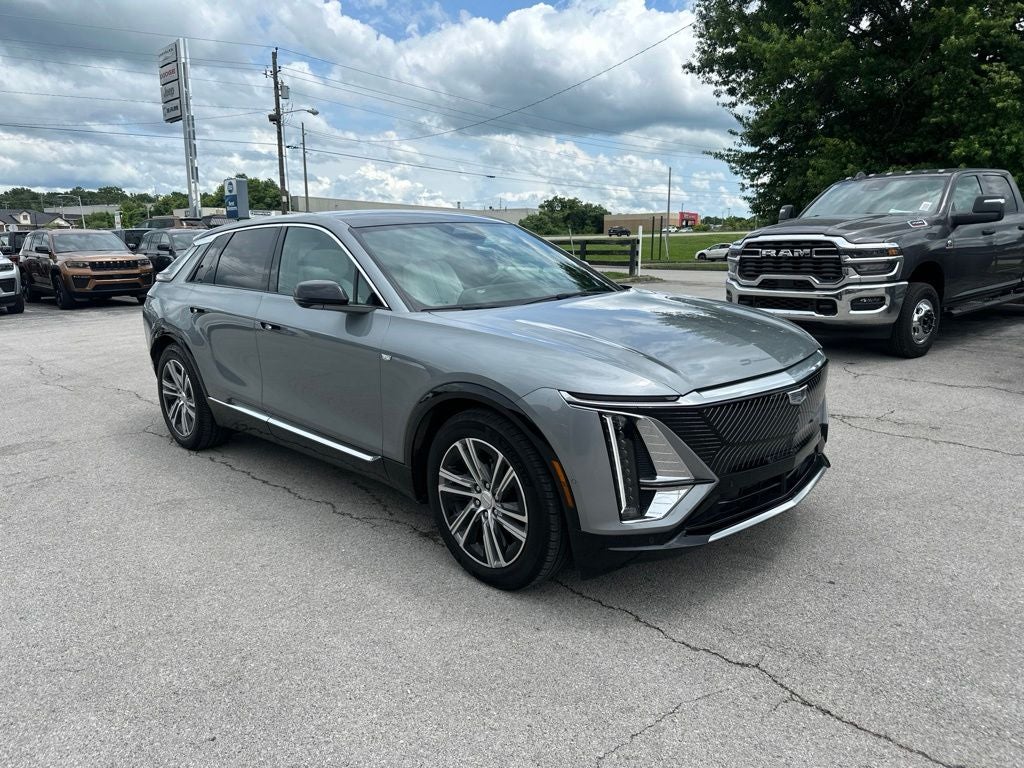 Used 2024 Cadillac LYRIQ Luxury 1 with VIN 1GYKPPRK0RZ106369 for sale in Paris, KY