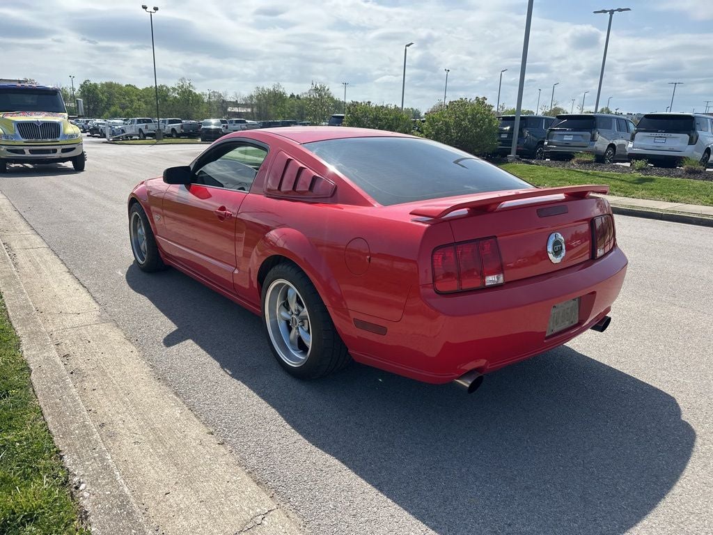 2005 Ford Mustang GT Deluxe