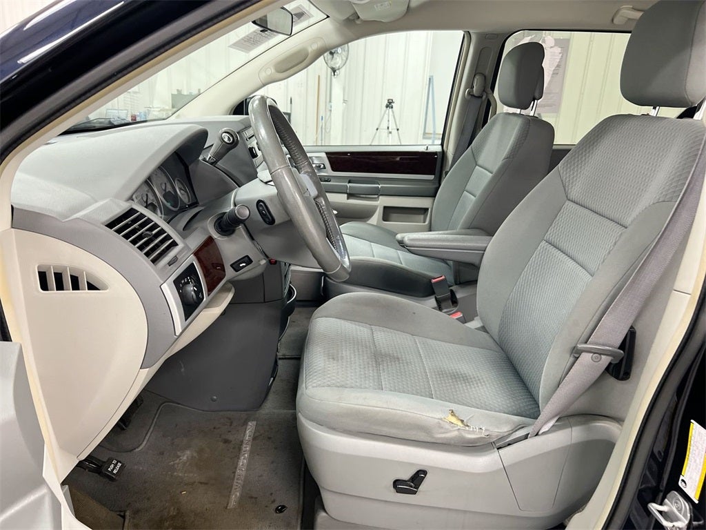 2010 Chrysler Town & Country Touring