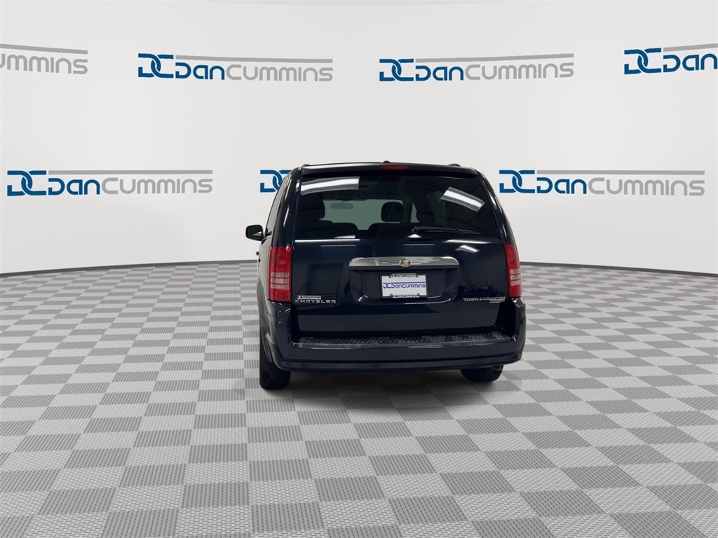 2010 Chrysler Town & Country Touring
