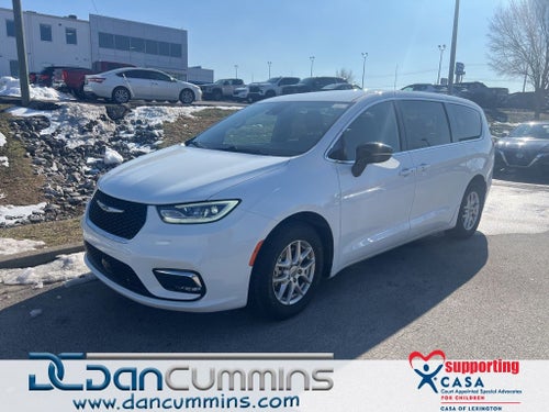 2025 Chrysler Pacifica Select