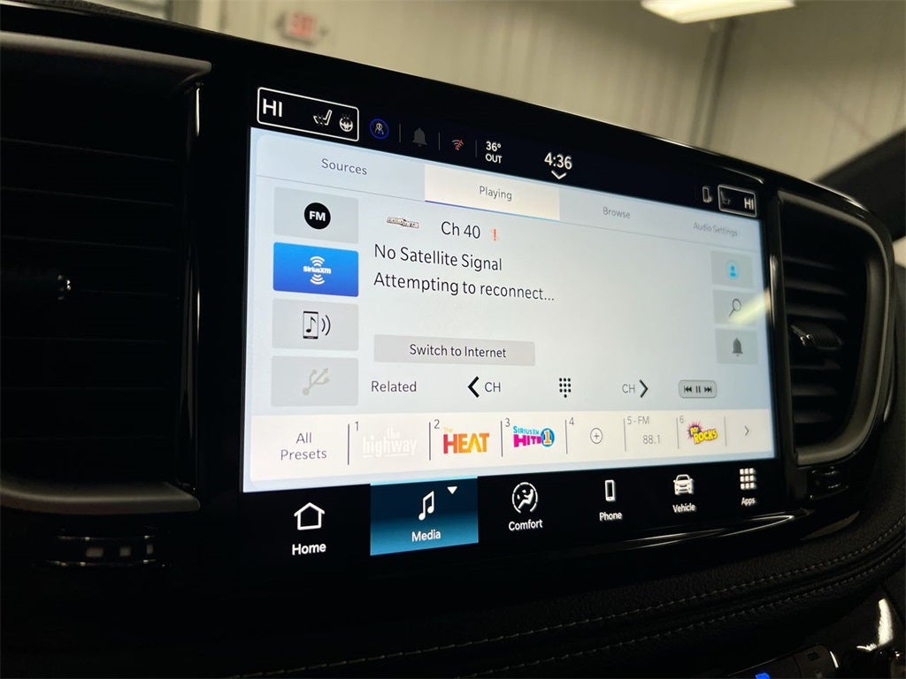 2026 Chrysler Pacifica Select