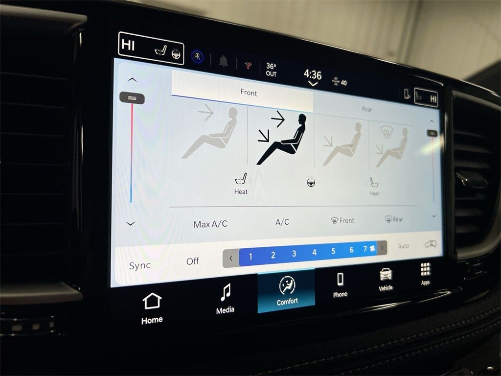 2026 Chrysler Pacifica Select