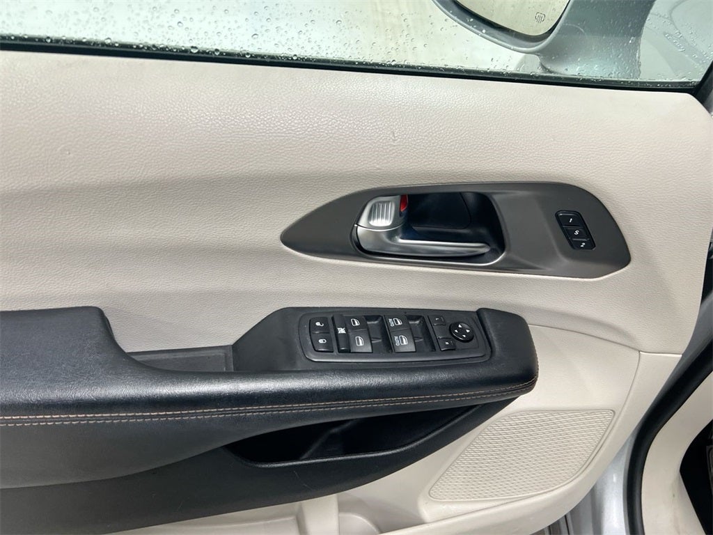 2020 Chrysler Pacifica Touring L