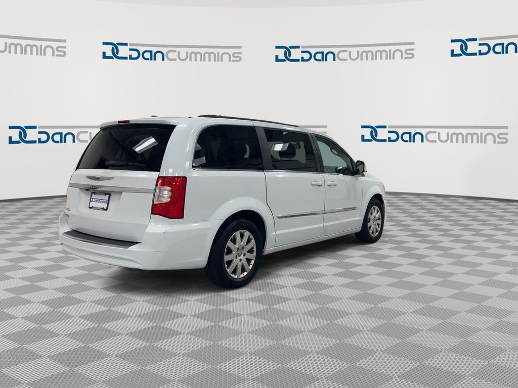 2016 Chrysler Town & Country Touring
