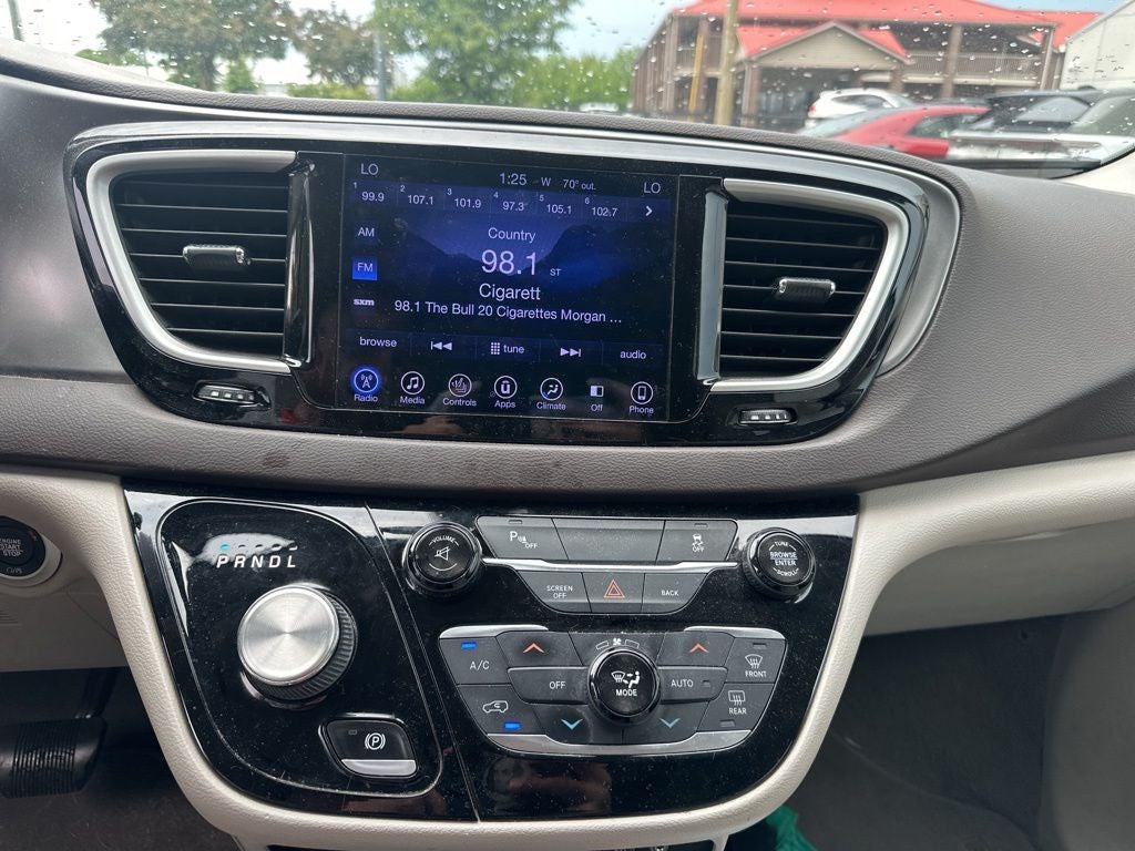 2017 Chrysler Pacifica Touring L