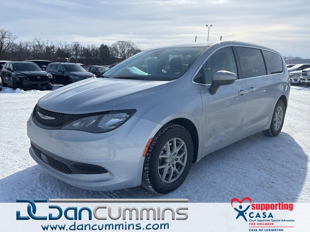 2023 Chrysler Voyager LX