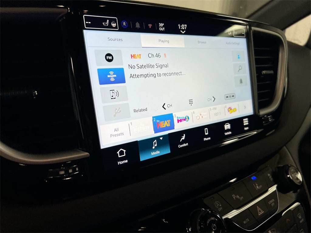 2025 Chrysler Voyager LX