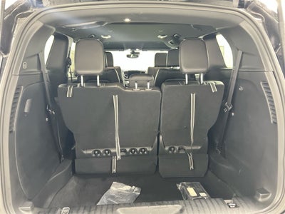 2025 Chrysler Voyager LX