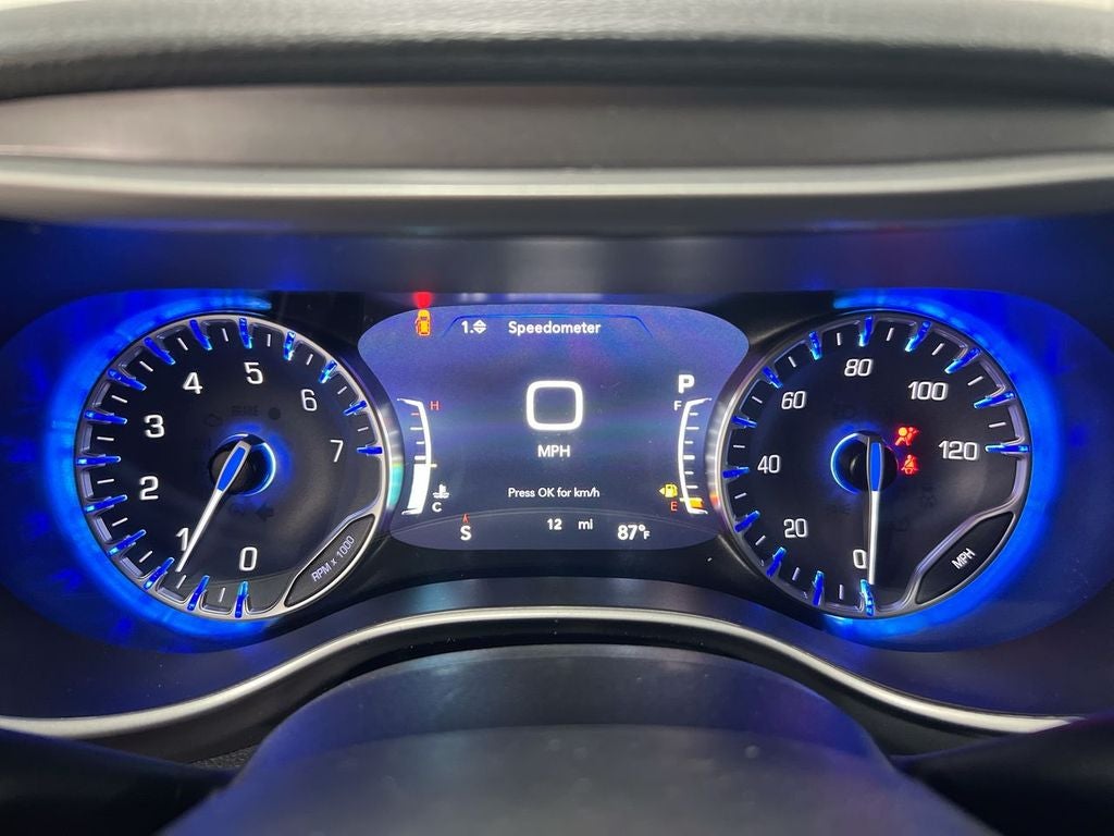 2027 Chrysler Pacifica Select