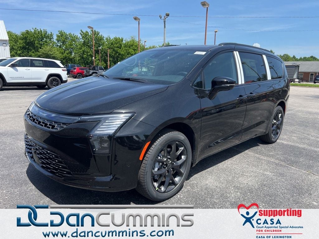 2027 Chrysler Pacifica Limited AWD's photo