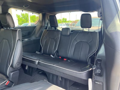 2027 Chrysler Pacifica Limited